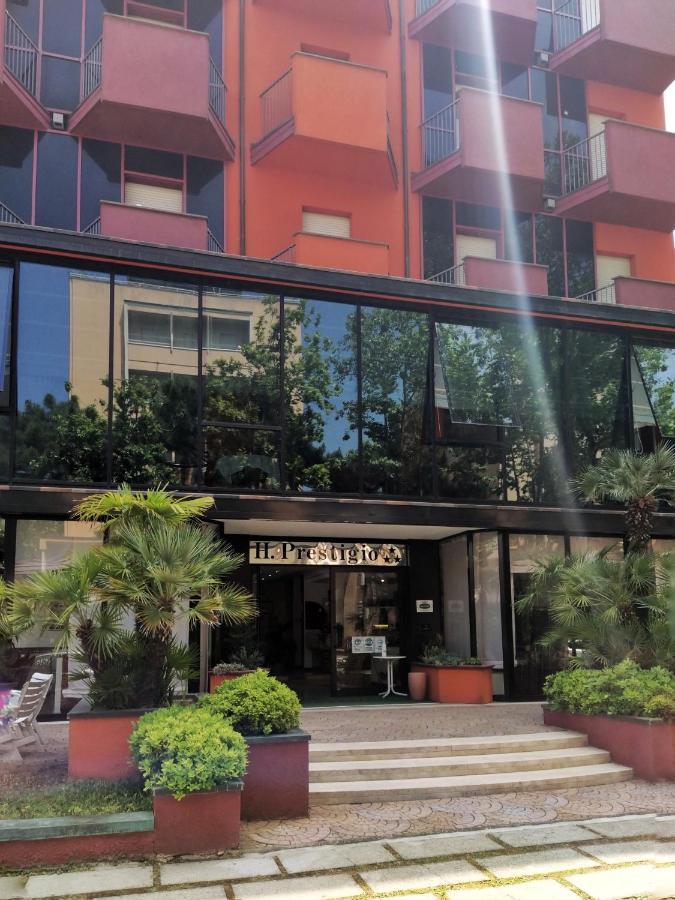 צ'סנטיקו Hotel Prestigio מראה חיצוני תמונה