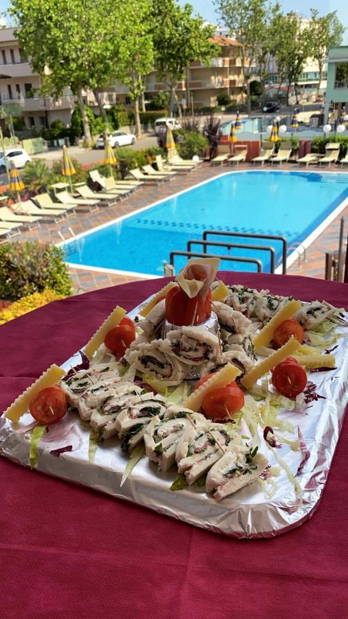 צ'סנטיקו Hotel Prestigio מראה חיצוני תמונה