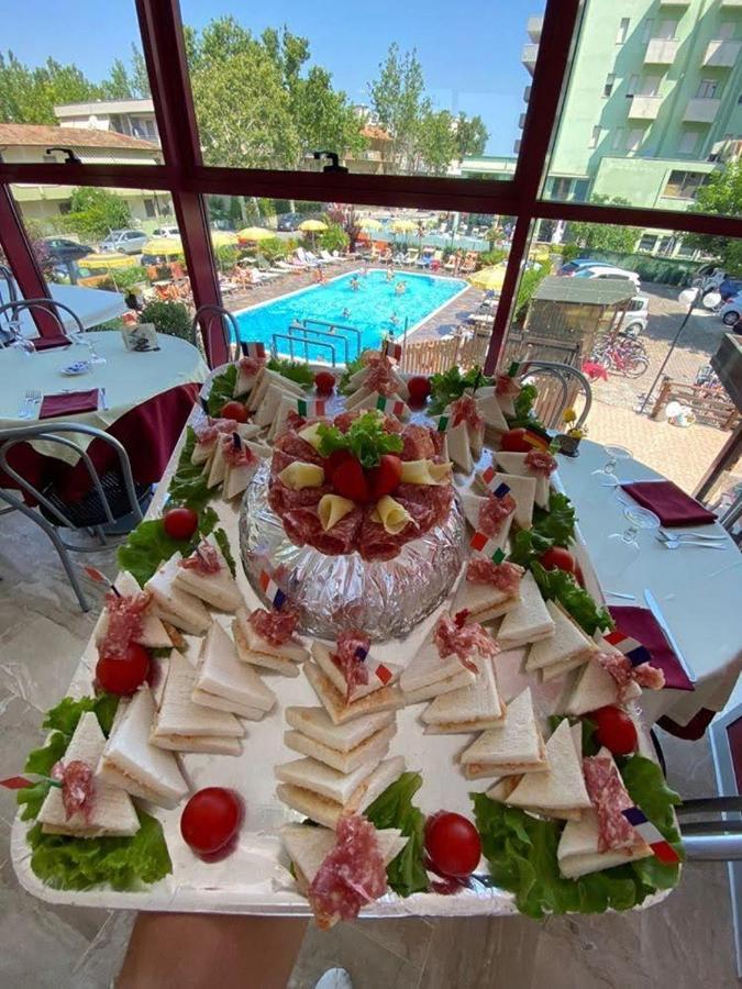 צ'סנטיקו Hotel Prestigio מראה חיצוני תמונה
