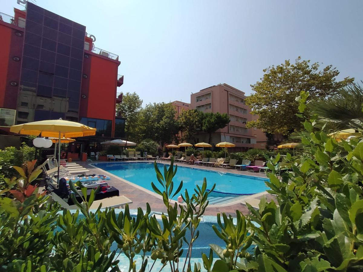 צ'סנטיקו Hotel Prestigio מראה חיצוני תמונה