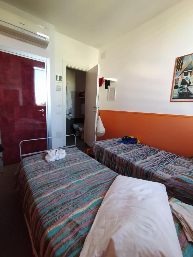 צ'סנטיקו Hotel Prestigio מראה חיצוני תמונה