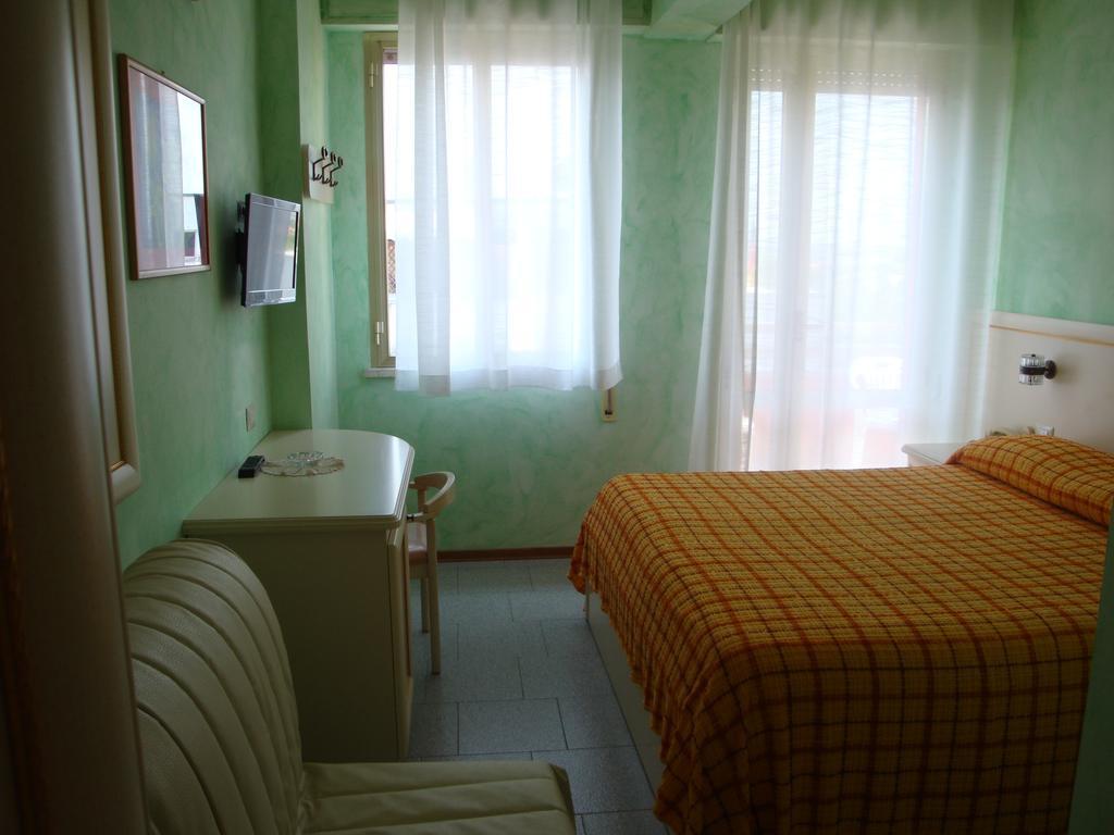 צ'סנטיקו Hotel Prestigio חדר תמונה