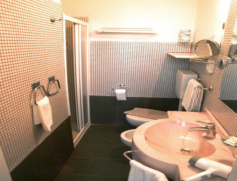 צ'סנטיקו Hotel Prestigio מראה חיצוני תמונה