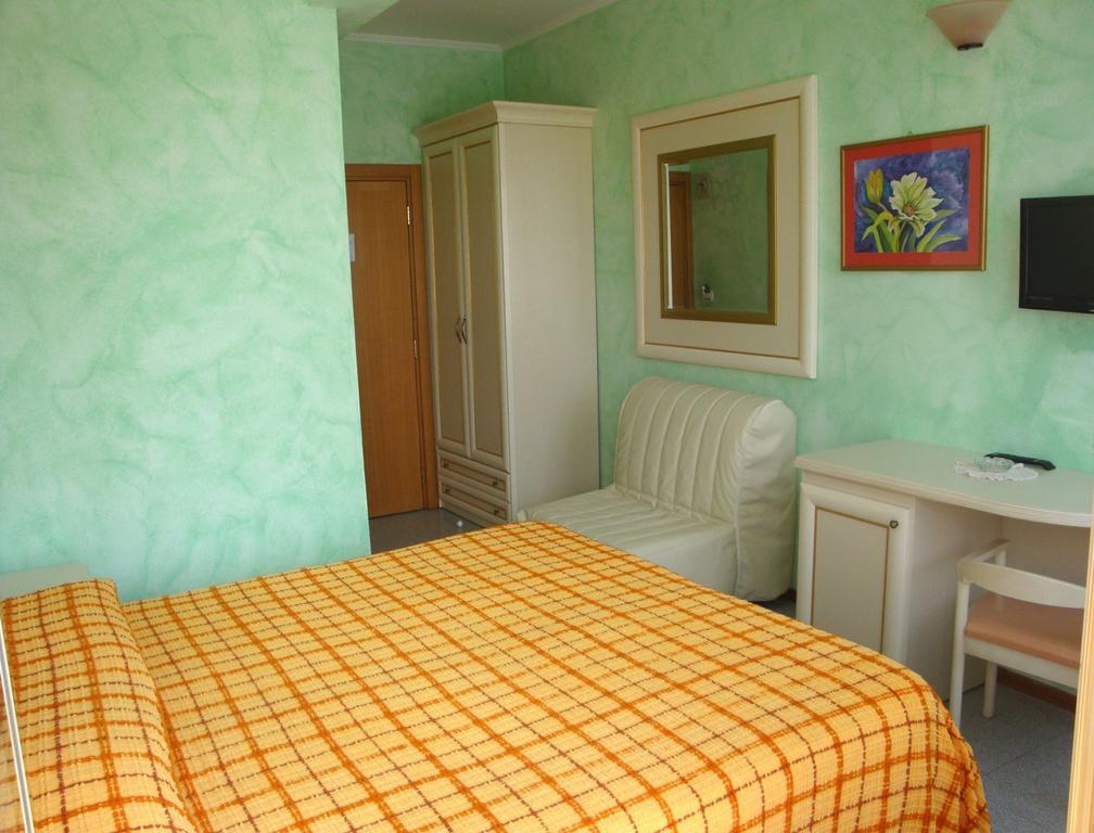 צ'סנטיקו Hotel Prestigio מראה חיצוני תמונה