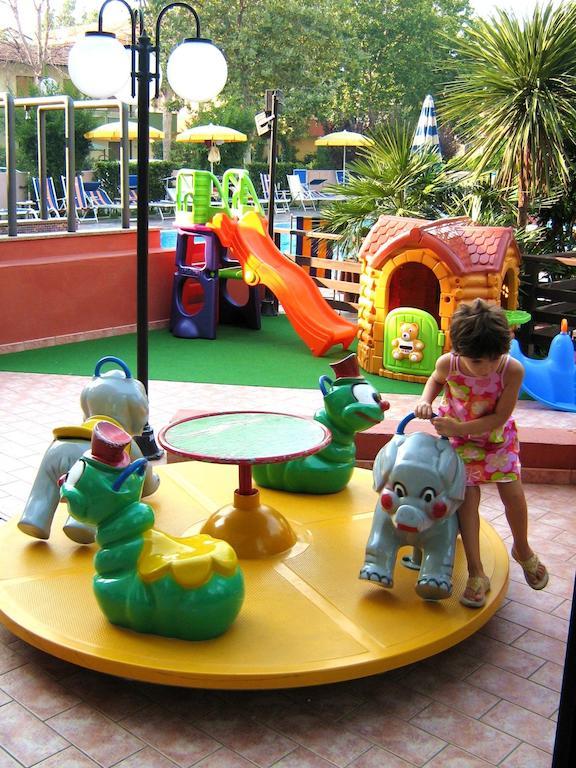 צ'סנטיקו Hotel Prestigio מראה חיצוני תמונה