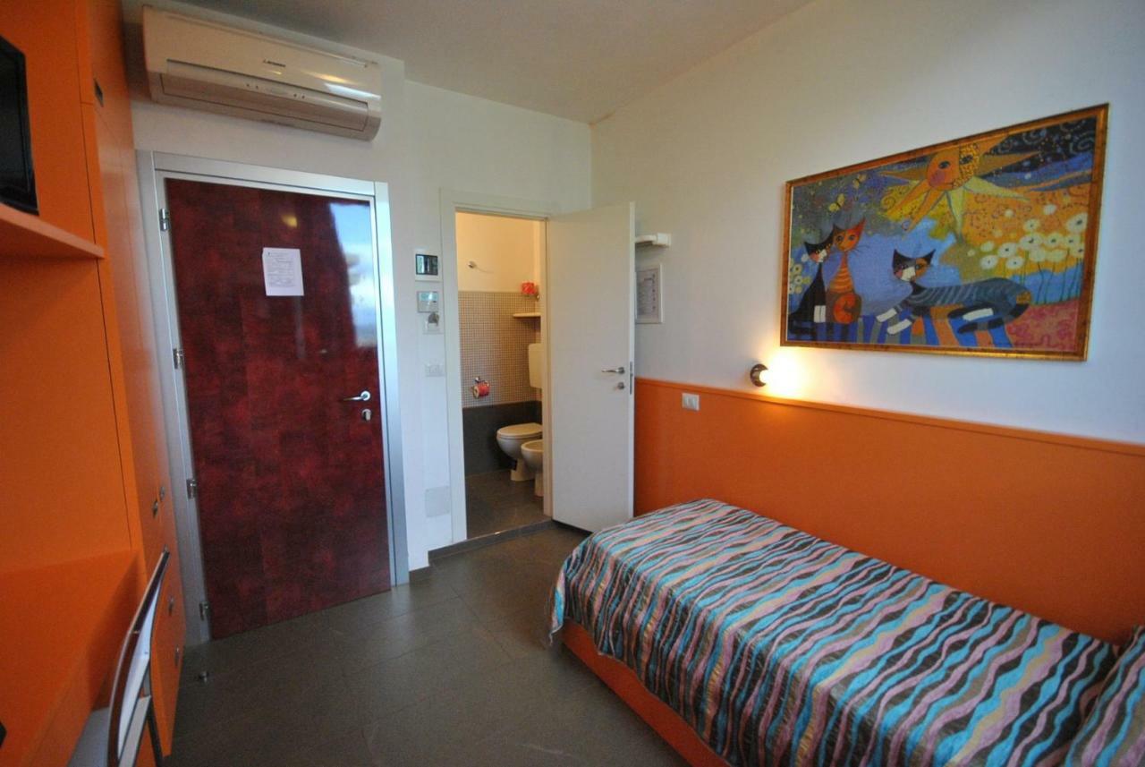 צ'סנטיקו Hotel Prestigio חדר תמונה