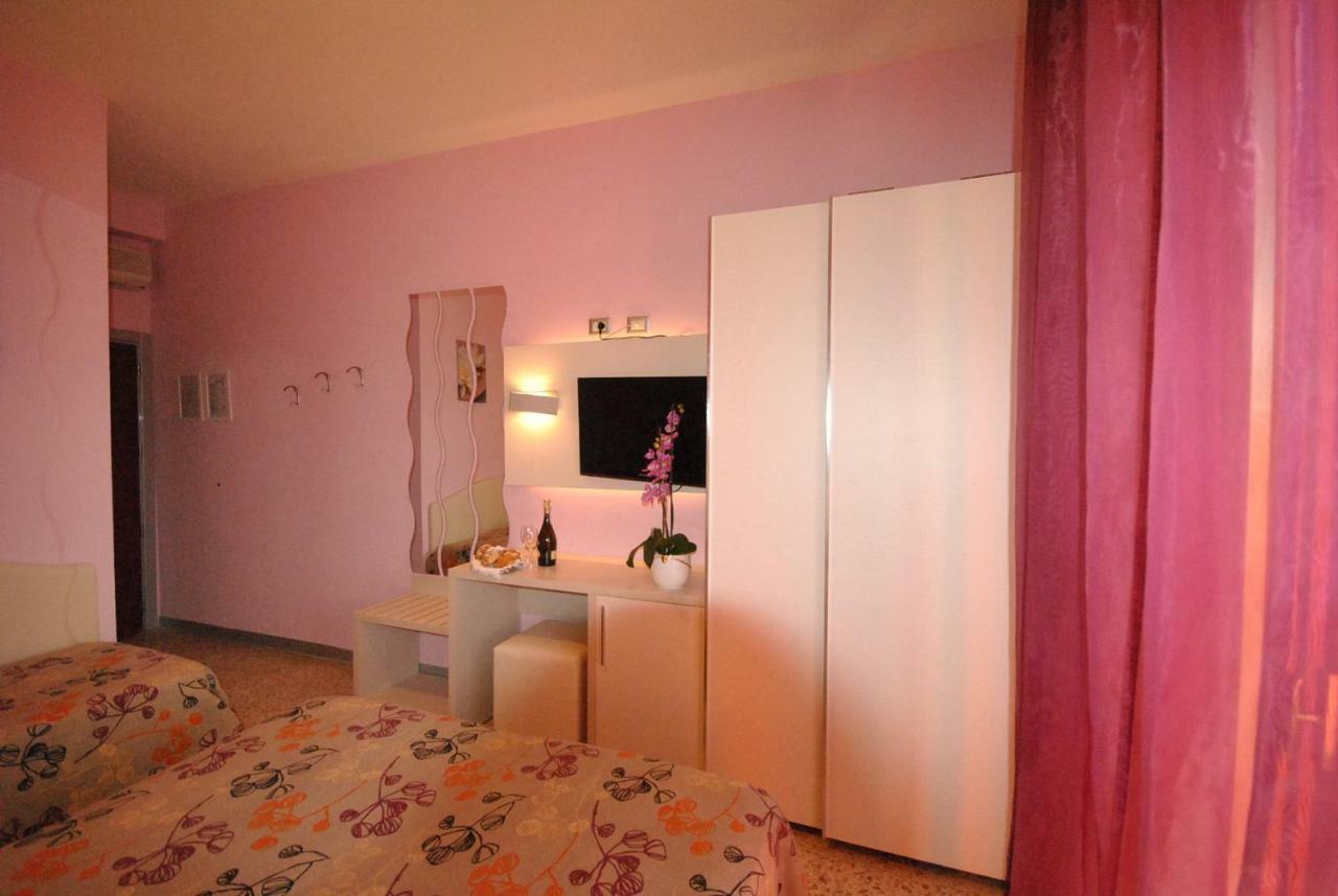 צ'סנטיקו Hotel Prestigio מראה חיצוני תמונה
